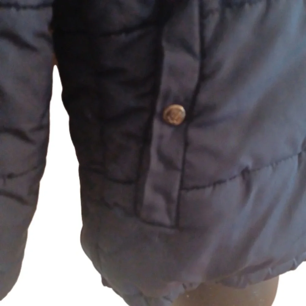 𝅺tommy Hilfiger navy blue jacket. Size 14/ 16 kids size. Warm  winter coat.